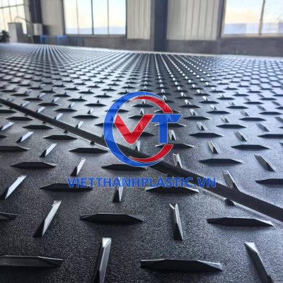 TẤM NHỰA HDPE LÓT SÀN CHỐNG LẦY CHỊU LỰC CAO CHO XE TẢI, XE CONTAINER